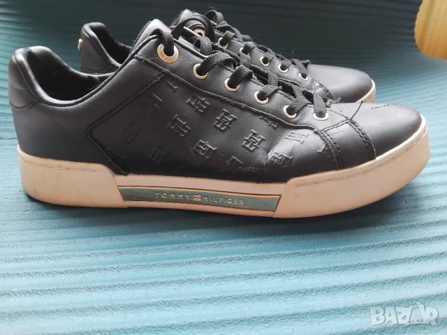 Tommy Hilfiger оригинални спортни обувки, 39 номер, снимка 4 - Маратонки - 53967022