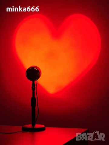 LED лампа прожекция на сърце