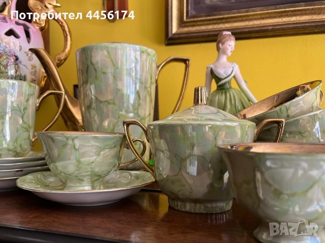 Сервиз за чай  Светлината играе с преливащите цветове цветове( лустри) 