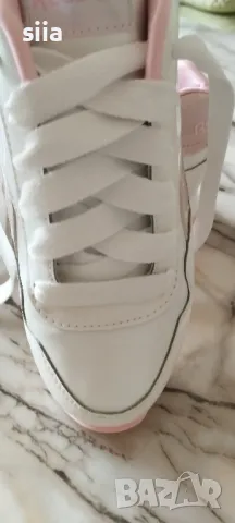 Дамски маратонки Reebok, снимка 5 - Маратонки - 47950253