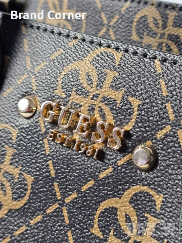 Стилна дамска чанта GUESS с монограм и бонус аксесоар, снимка 3 - Чанти - 54276853