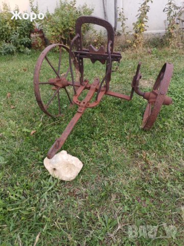 Старинен колесар за плуг 