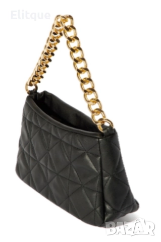 Стилна черна ватирана чанта със златиста дръжка тип едър синджир, снимка 3 - Чанти - 52895551