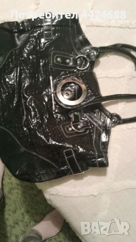ДАМСКА ЧЕРНА ЧАНТА С 2 прегради и джобове