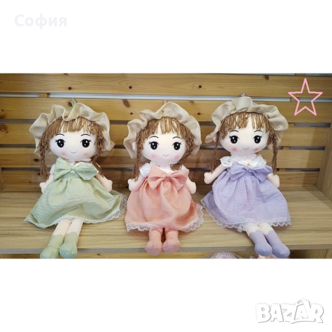 Мека детска кукла с рокля и шапка в нежни цветове, снимка 4 - Плюшени играчки - 44730059