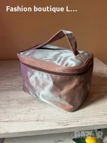 Розов несесер за гримове със седефен ефект 🩷, снимка 3 - Други - 52376439