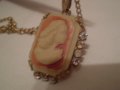 Камея медальон на верижка месинг многоцветно стъкло камеята е изработена от висококачествени материя, снимка 10