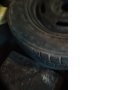 Зимни гуми на стоманени 13 цолови джанти , снимка 1 - Гуми и джанти - 27357568