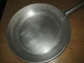 Продавам алуминиев руски тиган 27/7см, снимка 2