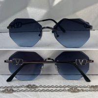 Valentino дамски слънчеви очила Осмоъгълник с верижка синджир, снимка 5 - Слънчеви и диоптрични очила - 44701759