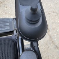 Продавам почти нова електрическа инвалидна количка , снимка 2 - Инвалидни колички - 44475213