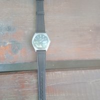 Винтидж ръчен часовник Junghans, кварц , снимка 3 - Антикварни и старинни предмети - 42416675