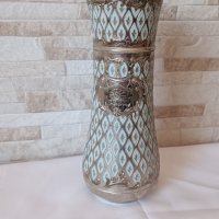 Стара метална немска ваза с гравюри - 25см, снимка 6 - Антикварни и старинни предмети - 39687000