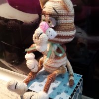 Котенце Мурзилка, Плетена играчка, Ръчно изработена, Перфектен подарък, снимка 8 - Плюшени играчки - 39335358
