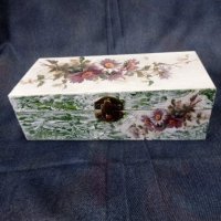 Кутия за бижута с цветни мотиви - ръчна изработка, снимка 2 - Бижутерийни комплекти - 31803354