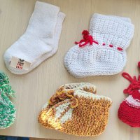 Продава бебешки и детски домашни вълнени чорапи и терлици ръчна изработка, снимка 2 - Чорапи - 39068523