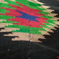 Ръчно тъкан вълнен килим, снимка 5 - Килими - 40544293