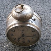 Часовник будилник HAMBURG, снимка 1 - Антикварни и старинни предмети - 29931504