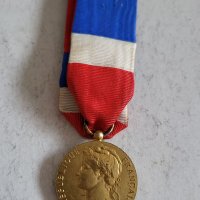 Френски медал за заслуги , снимка 2 - Антикварни и старинни предмети - 39233051