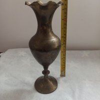 Красива бронзова ваза , снимка 1 - Вази - 39411153