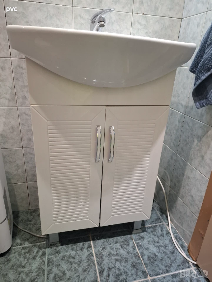 Долен ПВц шкаф за баня, снимка 1