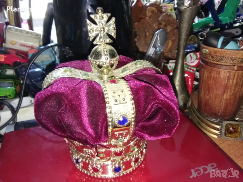 Пластмасова корона, снимка 1