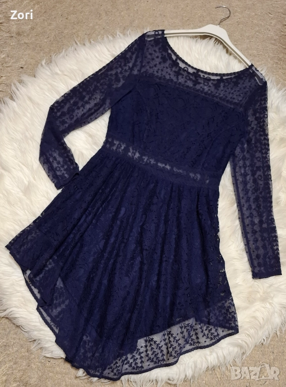 ИЗКЛЮЧИТЕЛНО КРАСИВА тъмносиня дантелена рокля, снимка 1