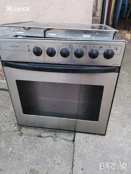 Фурна за вграждане с керамичен плот electrolux , снимка 1