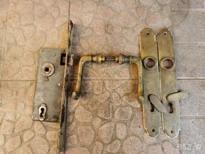 стара бронзова брава, снимка 1