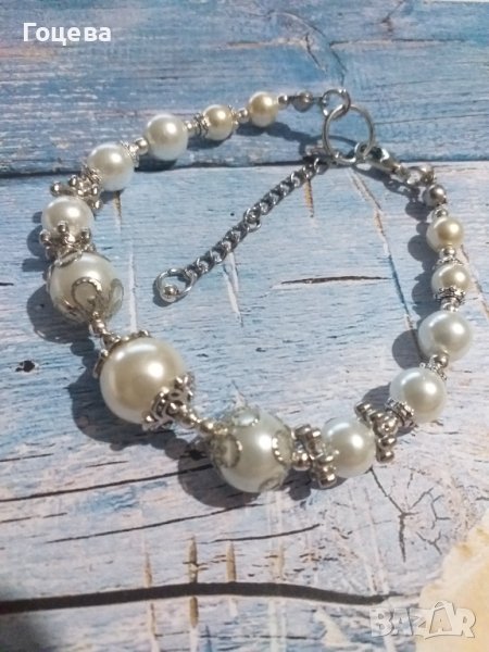 Красива перлена гривна с кристални перли и красиви орнаменти в цвят Сребро , снимка 1
