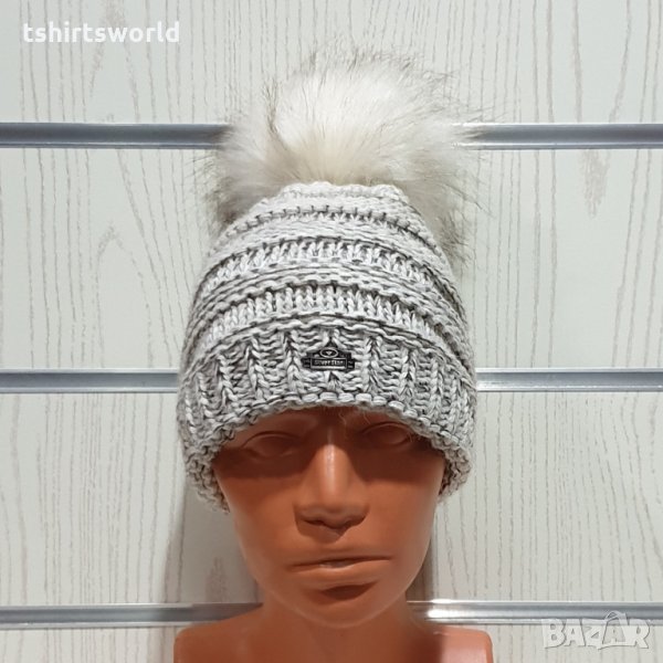 Нова дамска плетена шапка бял меланж с помпон/пух, снимка 1
