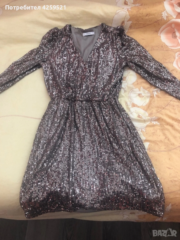 Рокля с пайети, снимка 1