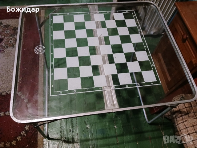 Шах. Маса с стъклен плот и дървени фигурки., снимка 4 - Декорация за дома - 51437921