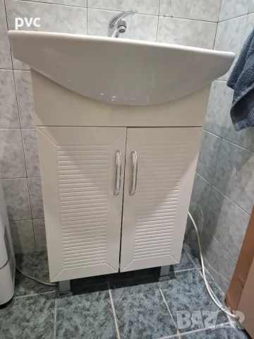 Долен ПВц шкаф за баня