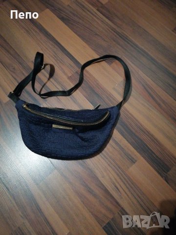 Синя чантичка, снимка 2 - Чанти - 40850114