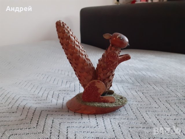 Стар сувенир,катерица,катеричка