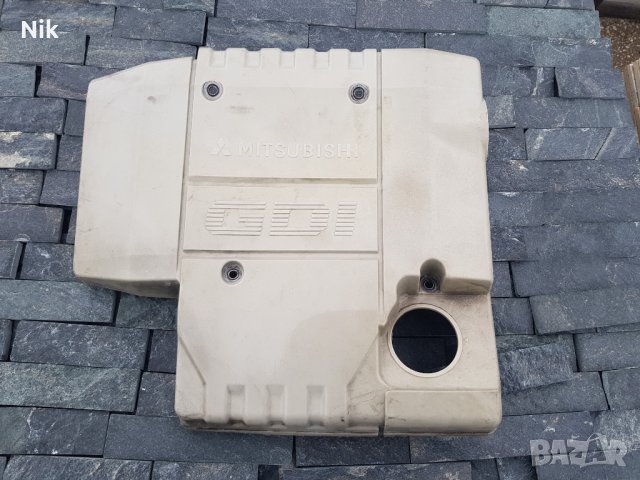 Kapak na dvigatelq za Mitdibishi Pinin