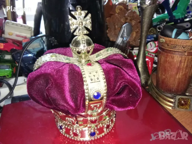 Пластмасова корона, снимка 1