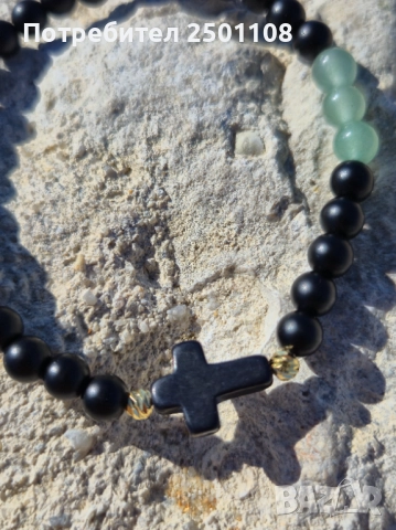 Мъжка гривна от естествени камъни с кръстче, снимка 2 - Гривни - 51812994