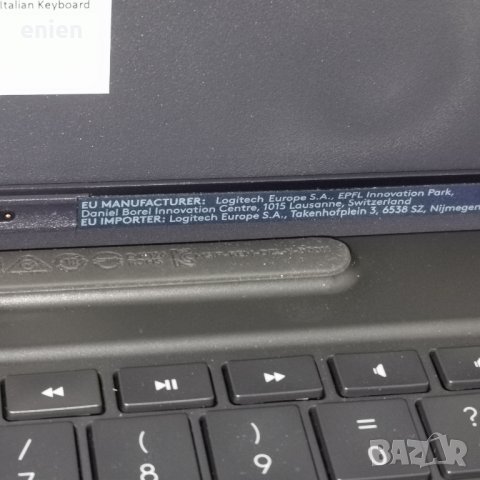 Logitech безжична клавиатура с кейс и поставка за iPad PRO 10.5 / употребяван, снимка 3 - Аксесоари за Apple - 40290655