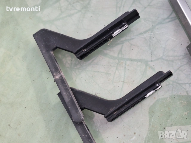 оригинална стойка крачета телевизор Samsung модел QE50Q60A