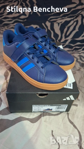 Нови детски кожени маратонки за момче Adidas 35 номер