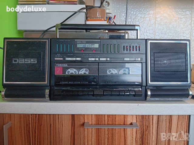 Toshiba RT-7077 радио двукасетъчен, снимка 2 - Радиокасетофони, транзистори - 29038735