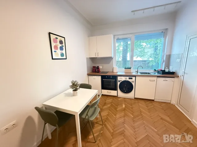 Свеж двустаен с частно дворче до НДК – обзаведен тип Airbnb / Дългосрочно