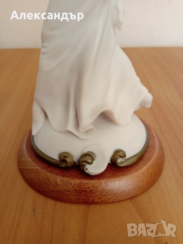 Италианска фигура CAPODIMONTE, снимка 8 - Статуетки - 53965012