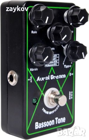 Педалът за китарен ефект Aural Dream Bassoon Tone Synthesizer включва Bassoon 16' и Bassoon 8' 
