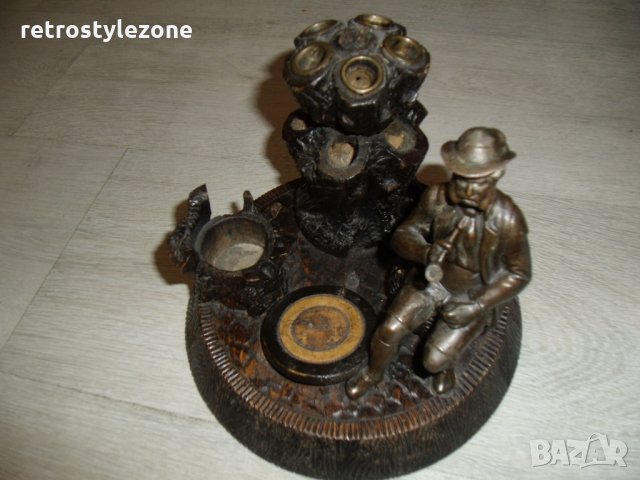 № 4867 стара поставка / пластика   - метал , дърво   - размери - диаметър 20 см , височина 15 см 