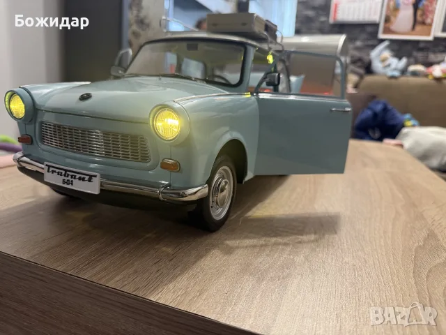 Метален модел на Трабант 601 deluxe мащаб 1:8, снимка 2 - Колекции - 56243695