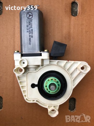 Машинка стъкло Mercedes w221, снимка 4 - Части - 31591570