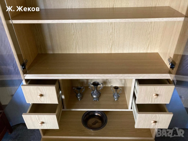 Стилен шкаф/витрина, снимка 3 - Секции и витрини - 54085669